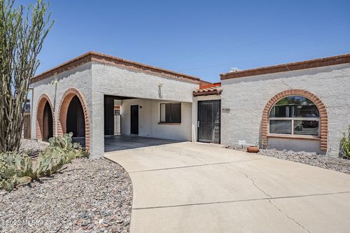 2366 N Camino Mateo, Tucson, AZ, 85745-1343 | Card Image