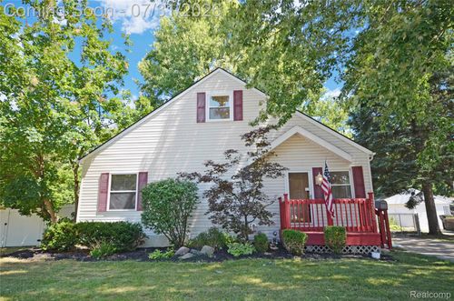 26550 Oakland St, Roseville, MI, 48066-3365 | Card Image
