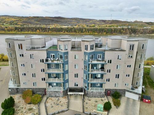 202-9810 94 St, Peace River, AB, T8S0A1 | Card Image