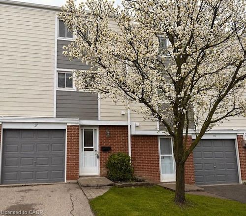 17 Patrice Crt, Dundas, ON, L9H5P4 | Card Image