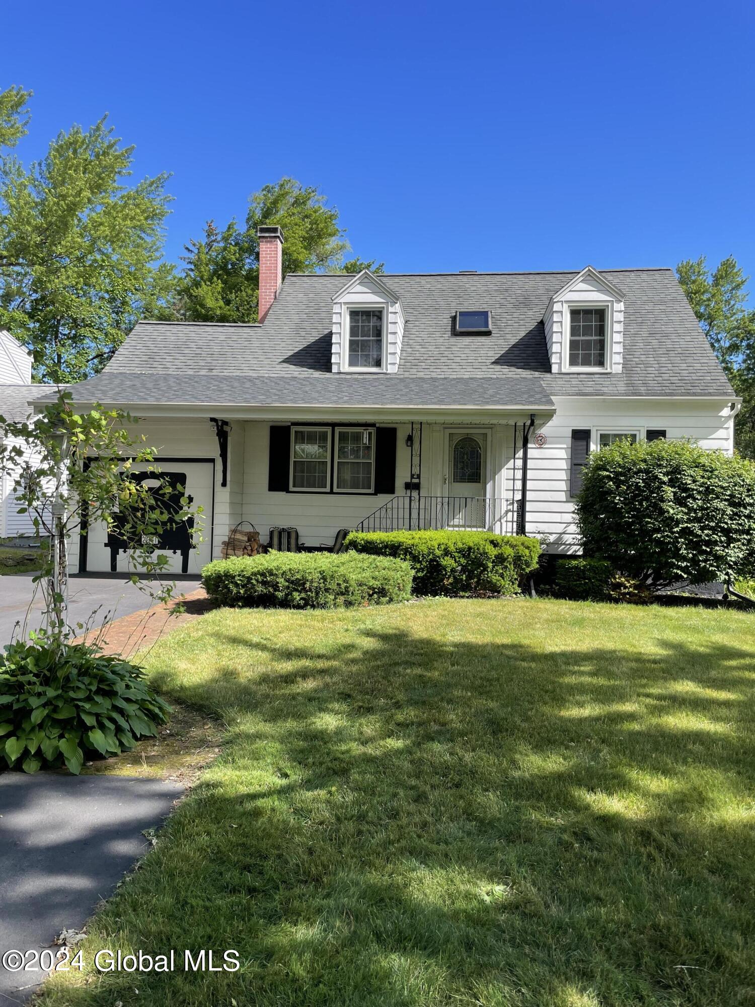Hoover Rd, Schenectady, NY 12309