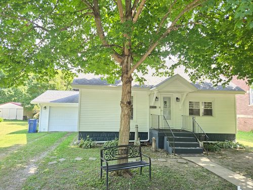 310 N Illinois Ave, De Land, IL, 61839-7120 | Card Image