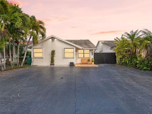 951 Sw 124th Ct, Miami, FL, 33184-2471 | Card Image