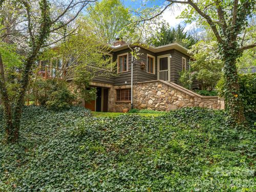 686 New Haw Creek Rd, Asheville, NC, 28805-1441 | Card Image
