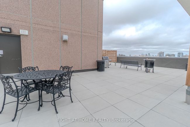 608 - 447 Walmer Rd, Condo with 3 bedrooms, 4 bathrooms and 2 parking in York ON | Image 48