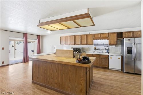 4075 Pepe Cir, Las Vegas, NV, 89121-1707 | Card Image