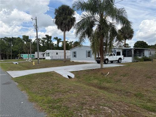 7633 Grady Dr, North Fort Myers, FL, 33917 | Card Image
