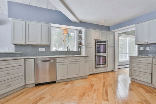 38 Old Manchester Rd, Amherst, NH, 03031-1722 | Card Image