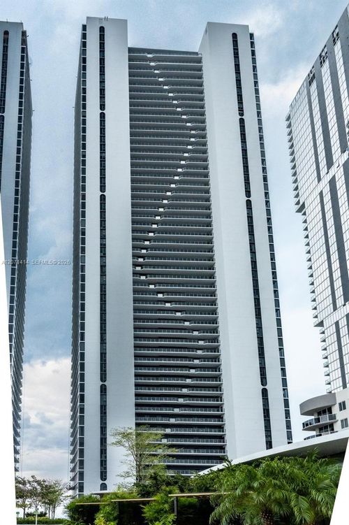 1506-700 Ne 24th St, Miami, FL, 33137-5498 | Card Image