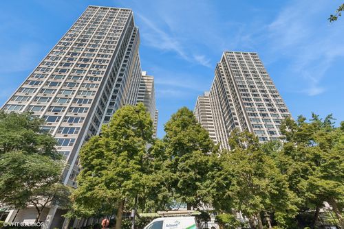 apt-827-4250 N Marine Dr, Chicago, IL, 60613-1760 | Card Image