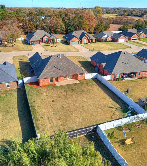 1602 Cedar Bend Court, Shawnee, OK, 74804 | Card Image