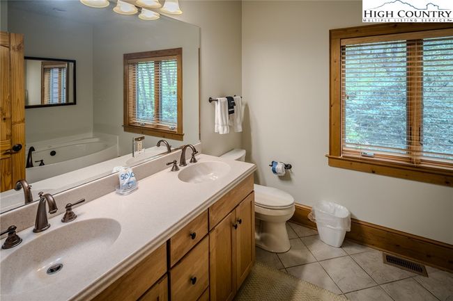 En-suite bath | Image 16