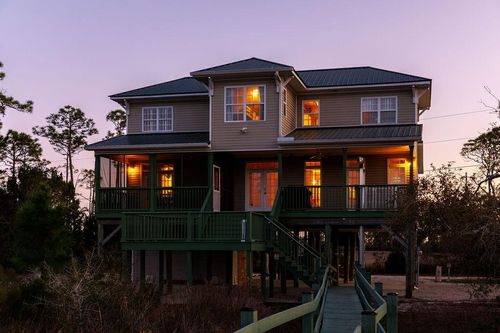 588 River Rd, Carrabelle, FL, 32322-1502 | Card Image