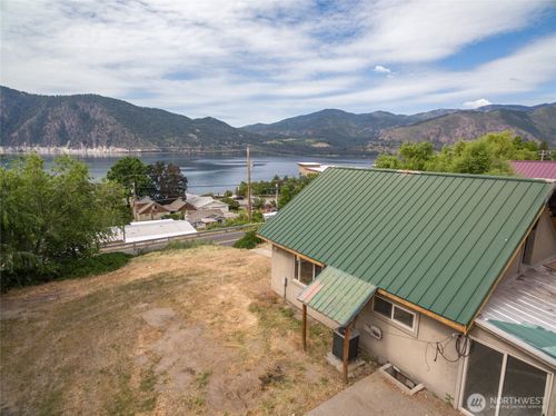 124 Boetzkes Ave, Manson, WA, 98831-9425 | Card Image