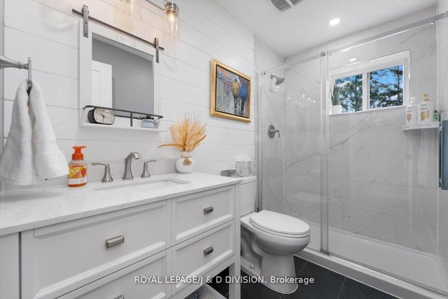 15 Malone Rd, House other with 6 bedrooms, 5 bathrooms and 4 parking in Jacksons Point ON | Image 13