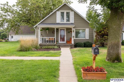 111 4th St, Friend, NE, 68359-1229 | Card Image