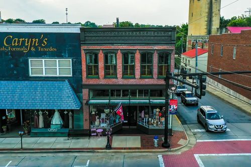 235 N Main St, Farmville, VA, 23901-1307 | Card Image