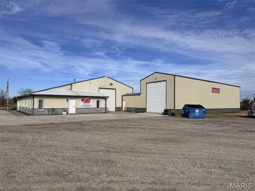 328 S Interstate Dr, Sikeston, MO, 63801-8643 | Card Image