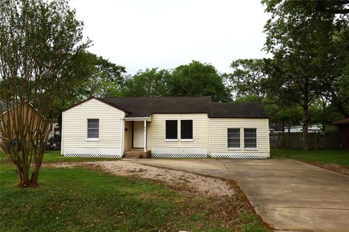 617 Hurst St, Angleton, TX, 77515-5613 | Card Image