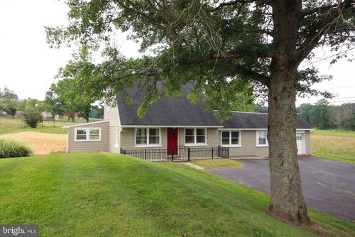 892 Deer Run Rd, OTTSVILLE, PA, 18942-1526 | Card Image