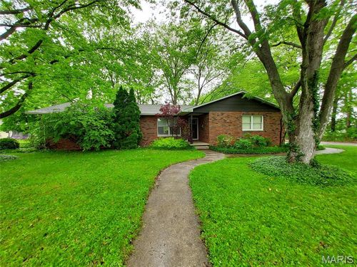1217 Butternut Dr, Greenville, IL, 62246-1301 | Card Image