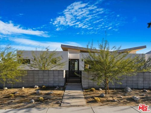 527 W Santa Catalina Rd, Palm Springs, CA, 92262-1939 | Card Image