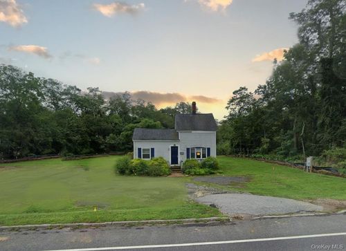 23900 Main Rd, Cutchogue, NY, 11935-1377 | Card Image