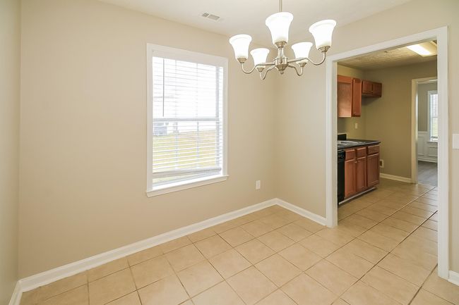 186 Whistle Way, House other with 3 bedrooms, 2 bathrooms and null parking in Locust Grove GA | Image 6