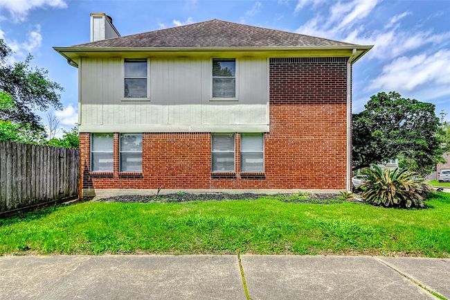 1410 Quiet Green Ct, House other with 3 bedrooms, 3 bathrooms and 2 parking in Houston TX | Image 38