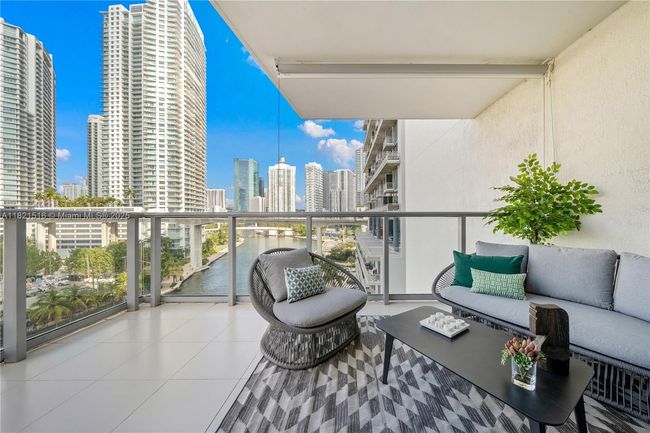 APT-803 - 185 Sw 7 Th St, Condo with 2 bedrooms, 3 bathrooms and null parking in Miami FL | Image 15