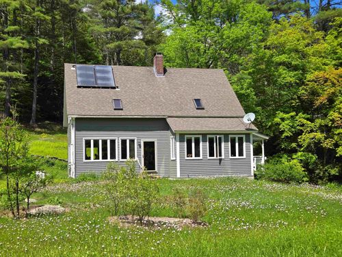 880 Green River Rd, Guilford, VT, 05301-8114 | Card Image