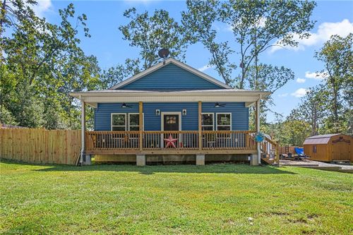 196 8th Ave, New London, NC, 28127-7634 | Card Image