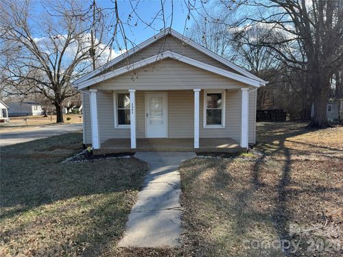 2603 5th Ave Sw, Hickory, NC, 28602-1920 | Card Image