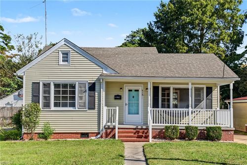 918 Woodruff Ave, Elizabeth City, NC, 27909-5352 | Card Image