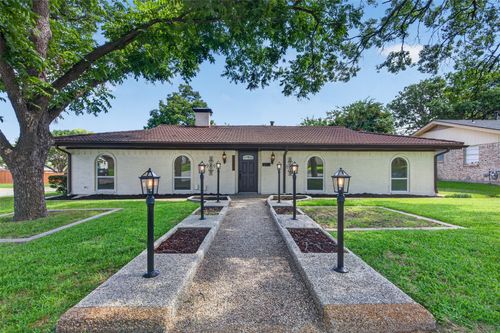 3401 Glenmont Dr, Fort Worth, TX, 76133-3118 | Card Image