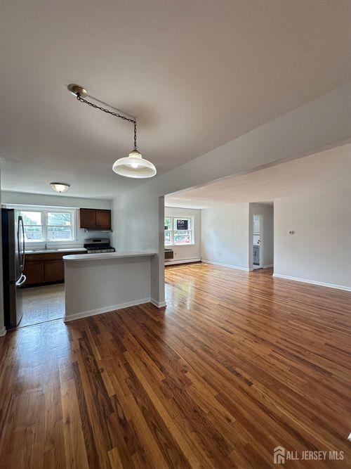 a3-42 Woodedge Ave, Edison, NJ, 08817-3914 | Card Image