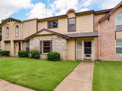 2325 Overland Ln, Arlington, TX, 76014-1028 | Card Image