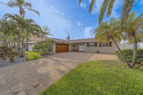 735 123rd Ave, TREASURE ISLAND, FL, 33706-1031 | Card Image