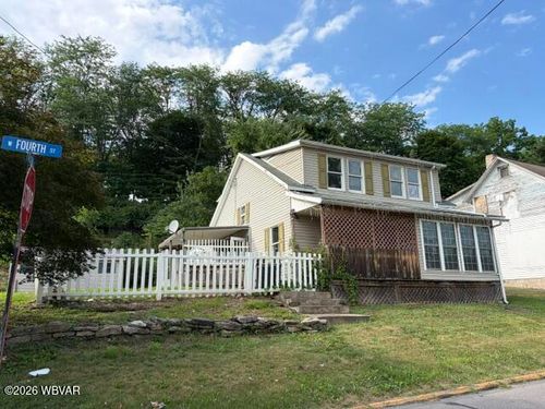 1045 W 4th St, LOCK HAVEN, PA, 17745-2601 | Card Image