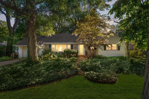607 S Park Dr, Chesterton, IN, 46304-2939 | Card Image