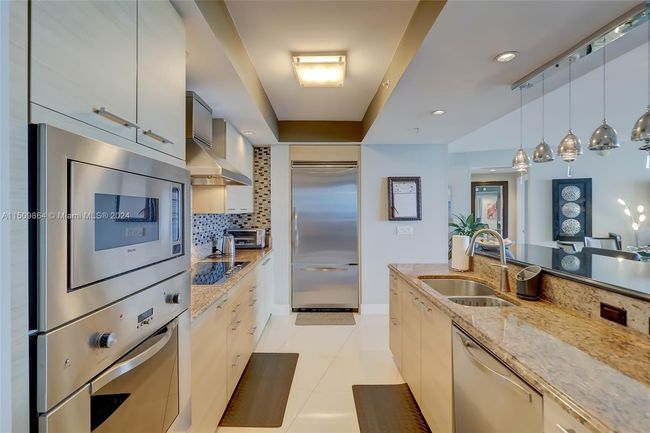 APT-703 - 1 N Ocean Blvd, Condo with 2 bedrooms, 3 bathrooms and null parking in Pompano Beach FL | Image 12
