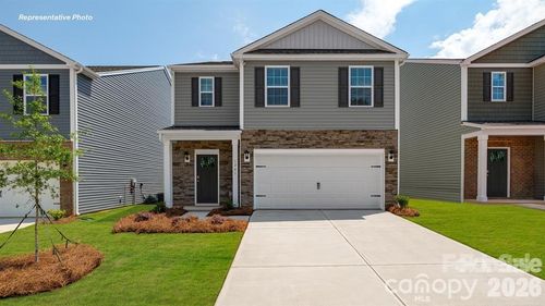 1330 37th Avenue Ln Ne, Hickory, NC, 28601-9692 | Card Image