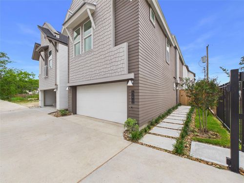 a-7506 Carver Rd, Houston, TX, 77088-7058 | Card Image