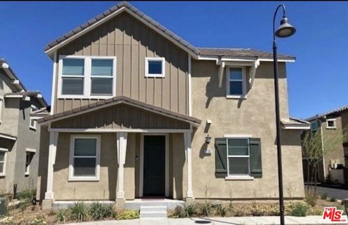 17107 Zion Dr, Canyon Country, CA, 91387-8809 | Card Image