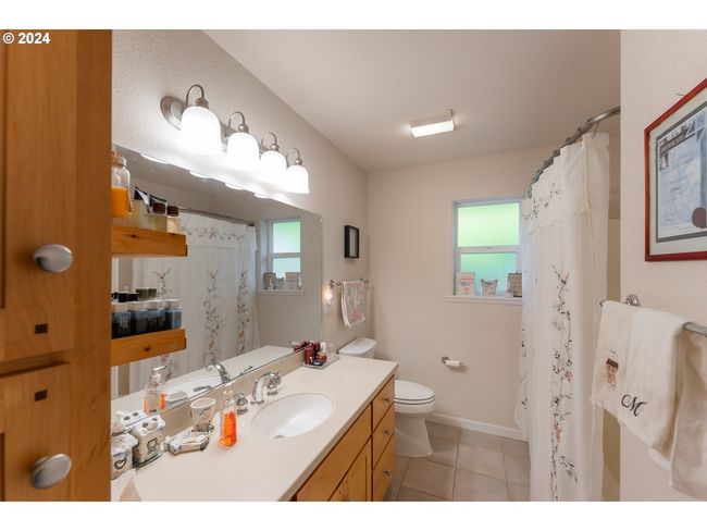 217 Christopher Ct, House other with 3 bedrooms, 2 bathrooms and 2 parking in Winchester OR | Image 14