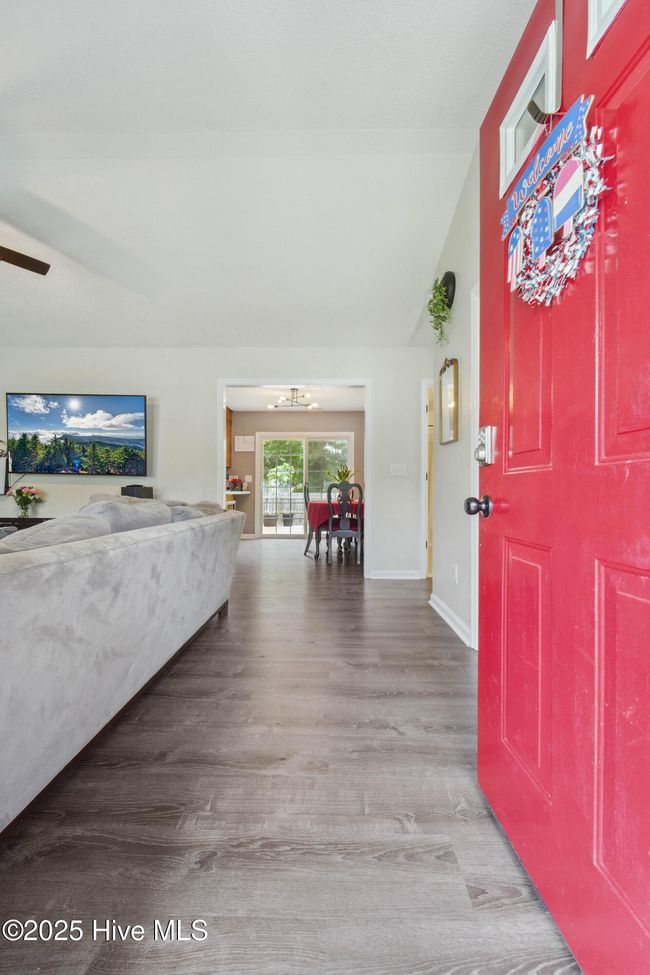 109 King St, House other with 3 bedrooms, 2 bathrooms and 1 parking in Jacksonville NC | Image 8