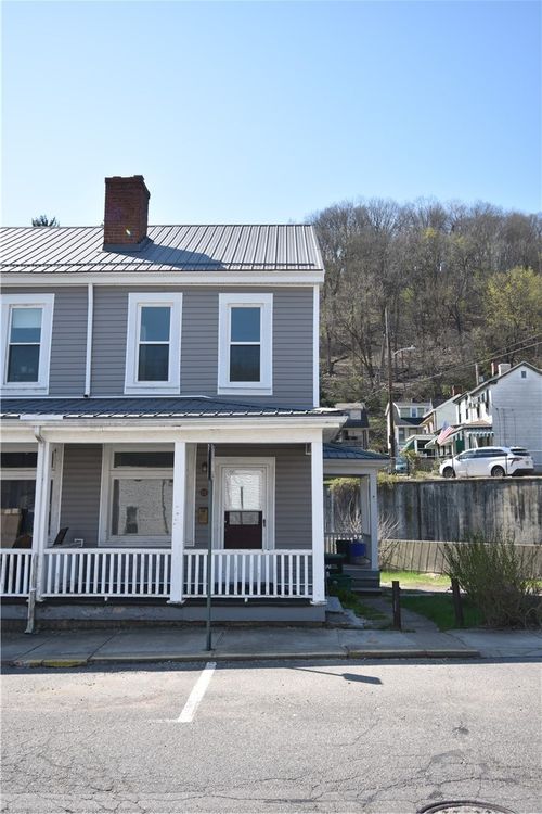 111 Dewey St, Etna, PA, 15223-1712 | Card Image