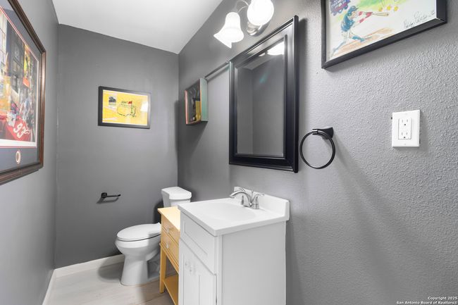 Half Bathroom | Image 22