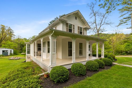 4 Lime Rock Holw, Lakeville, CT, 06039-2415 | Card Image