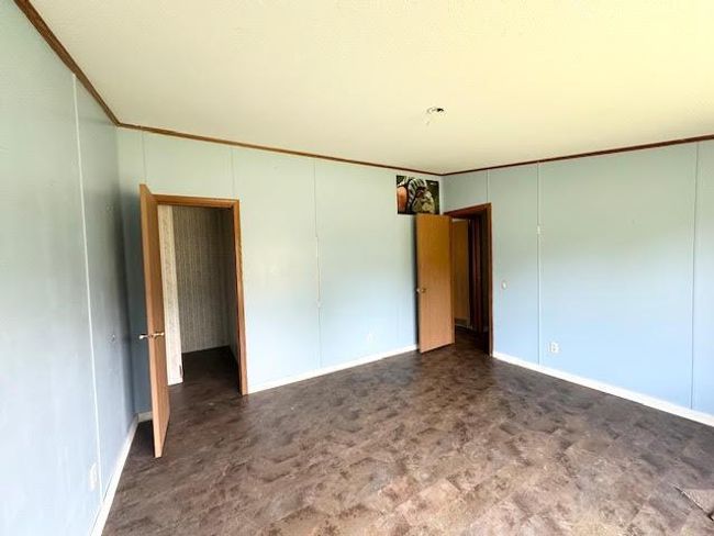 walk-in closet | Image 19